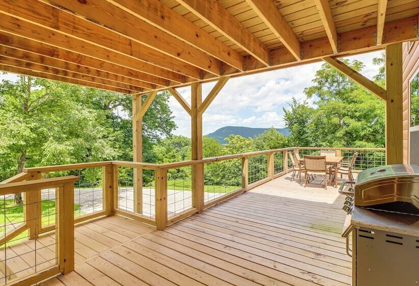 Views On 12 Acres: Ozark Mountain Cabin!