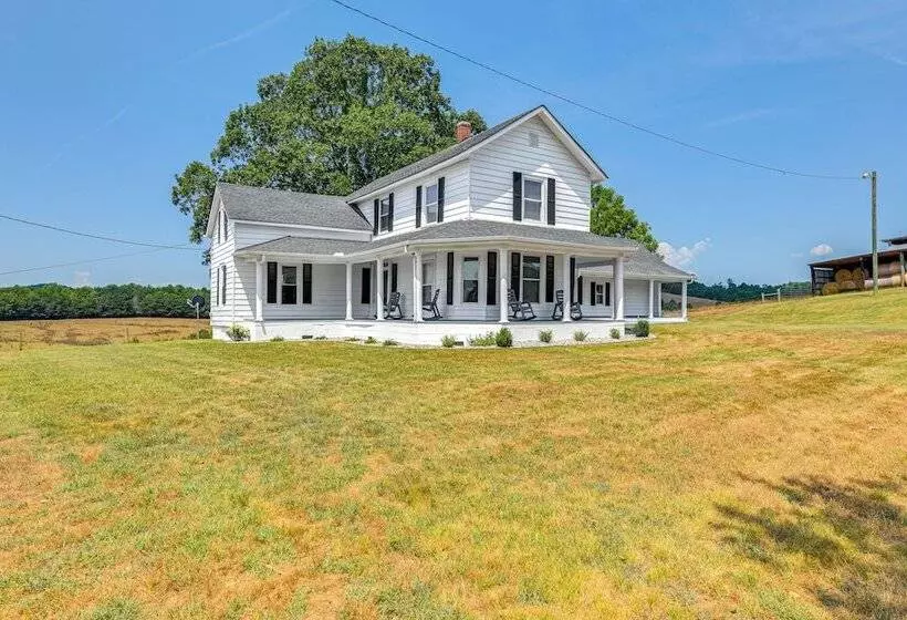 Peaceful Lenoir Home W/ Valley & Mountain Views!