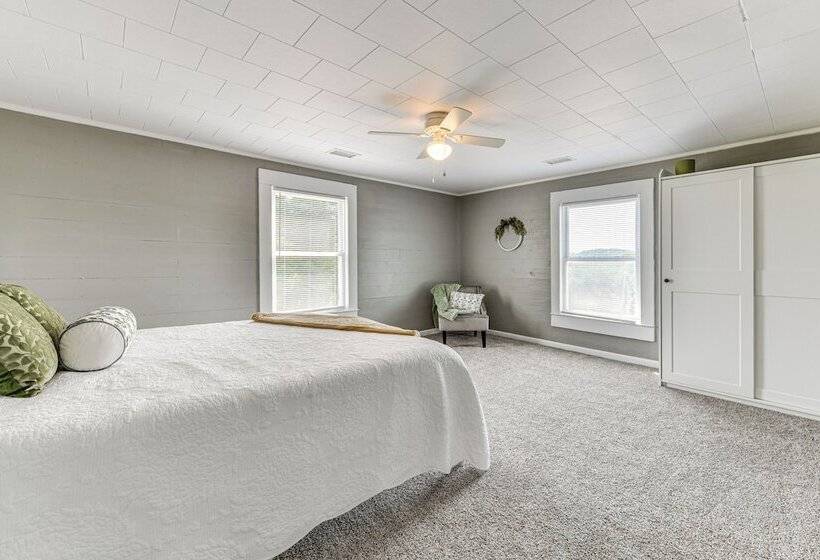 Peaceful Lenoir Home W/ Valley & Mountain Views!