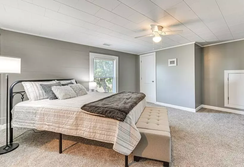 Peaceful Lenoir Home W/ Valley & Mountain Views!