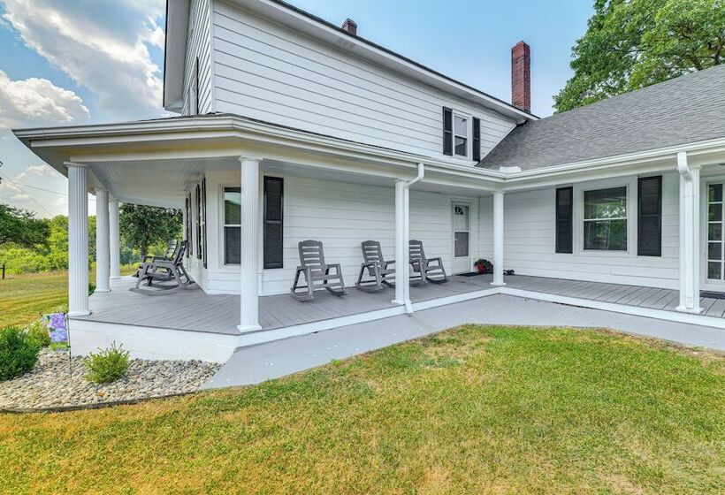 Peaceful Lenoir Home W/ Valley & Mountain Views!