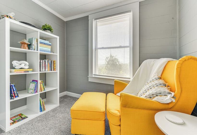 Peaceful Lenoir Home W/ Valley & Mountain Views!