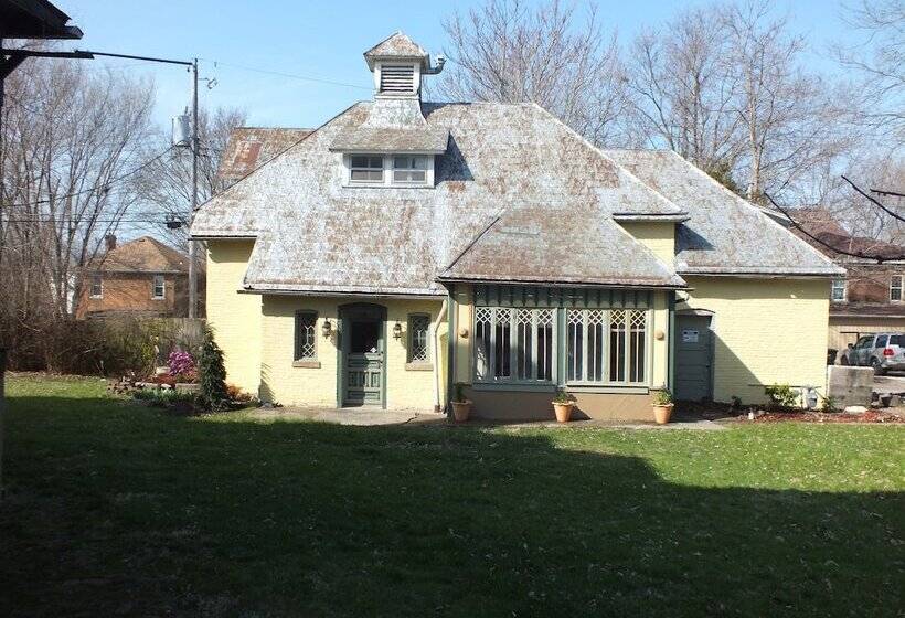 Пансион Box Cottage