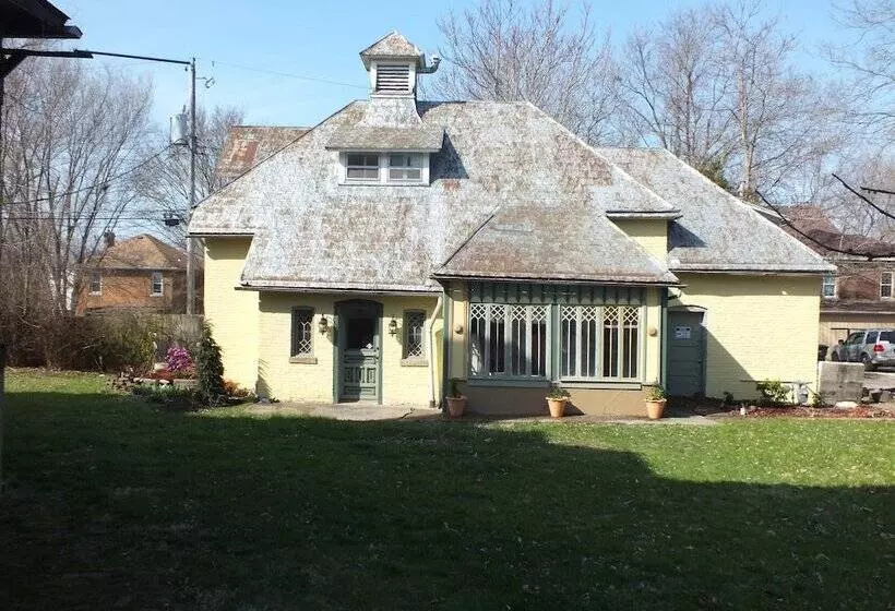 ペンション Box Cottage
