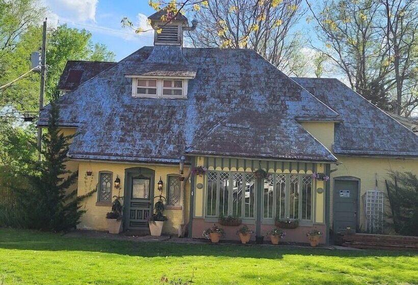 Пансион Box Cottage