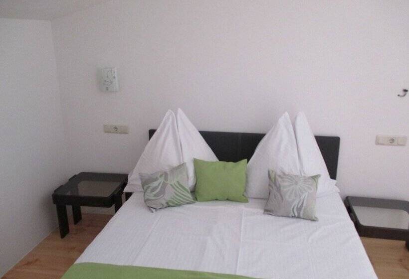 Panzió Guest House Villa Daniel