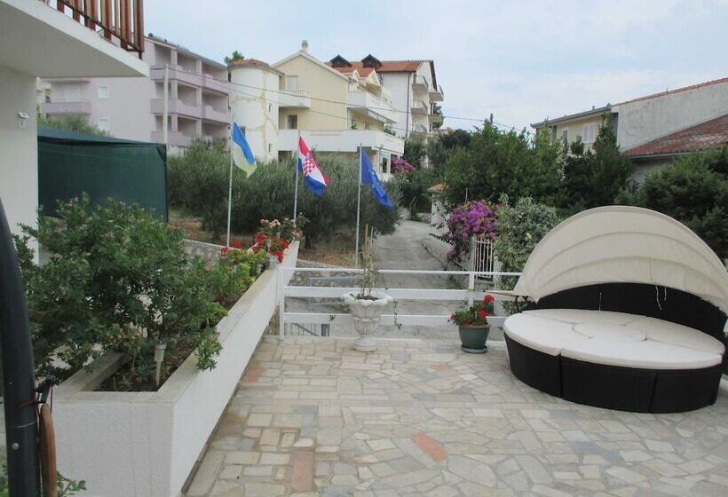 Panzió Guest House Villa Daniel