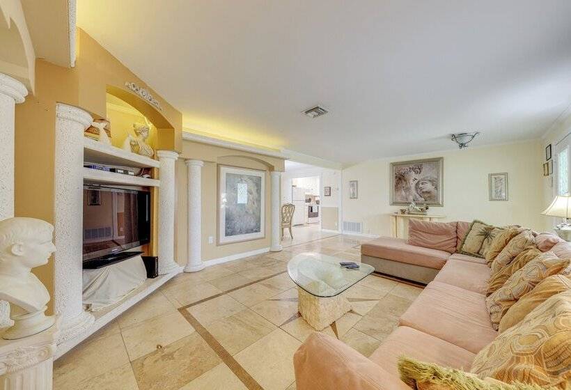 Pompano Beach Home W/ Pool & Dock ~ 4 Mi To Pier!