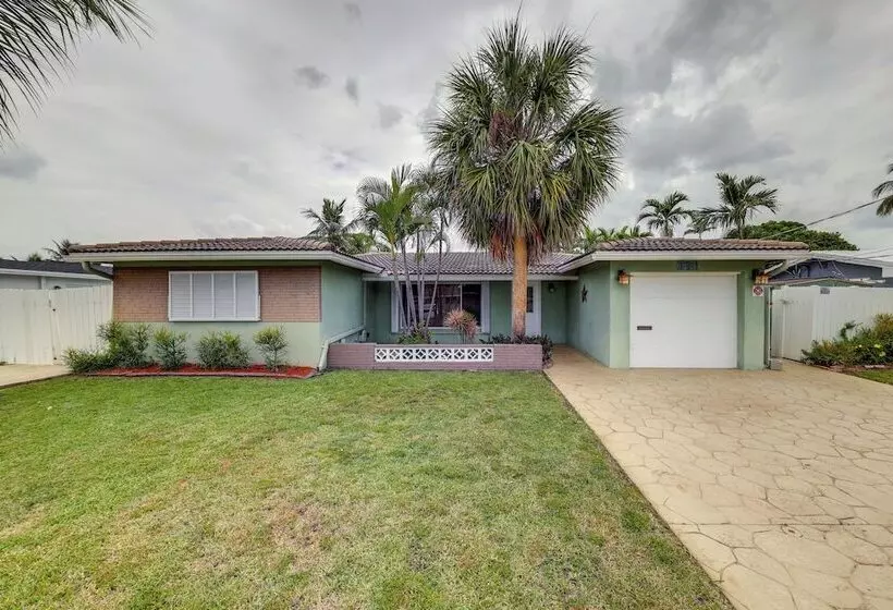 Pompano Beach Home W/ Pool & Dock ~ 4 Mi To Pier!