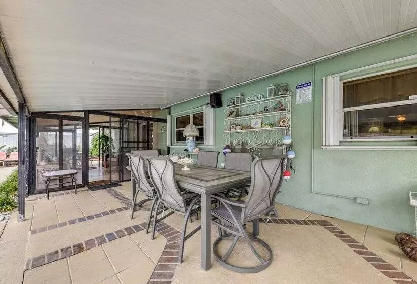Pompano Beach Home W/ Pool & Dock ~ 4 Mi To Pier!