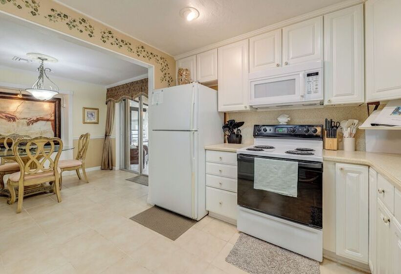 Pompano Beach Home W/ Pool & Dock ~ 4 Mi To Pier!