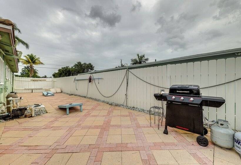 Pompano Beach Home W/ Pool & Dock ~ 4 Mi To Pier!