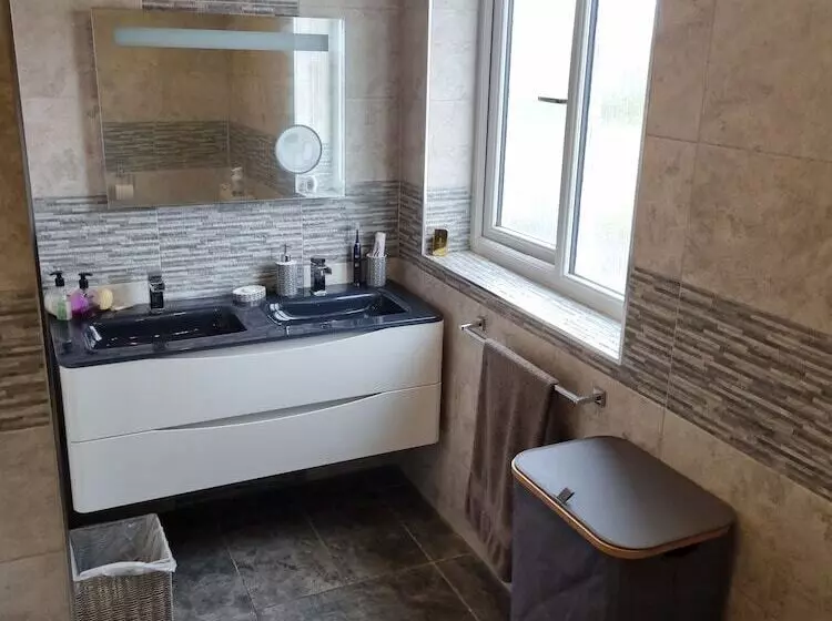 Residenssi Boathouse, Easington Just Minutes From The Sea