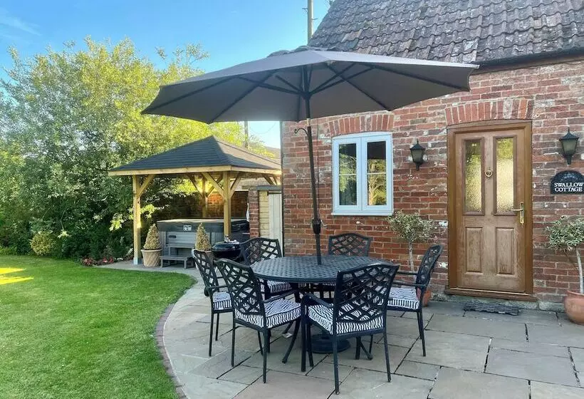 Swallow Cottage @ Olivemead Farm