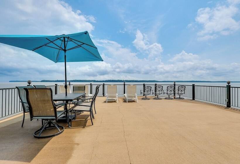 Waterfront Bliss: Wheeler Lake Retreat W/ Dock!