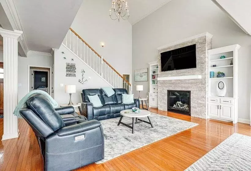 Waterfront Bliss: Wheeler Lake Retreat W/ Dock!