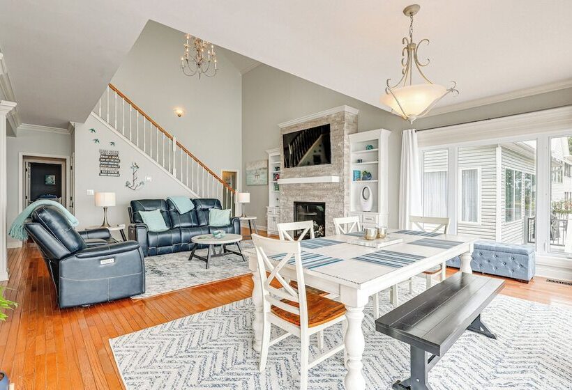 Waterfront Bliss: Wheeler Lake Retreat W/ Dock!