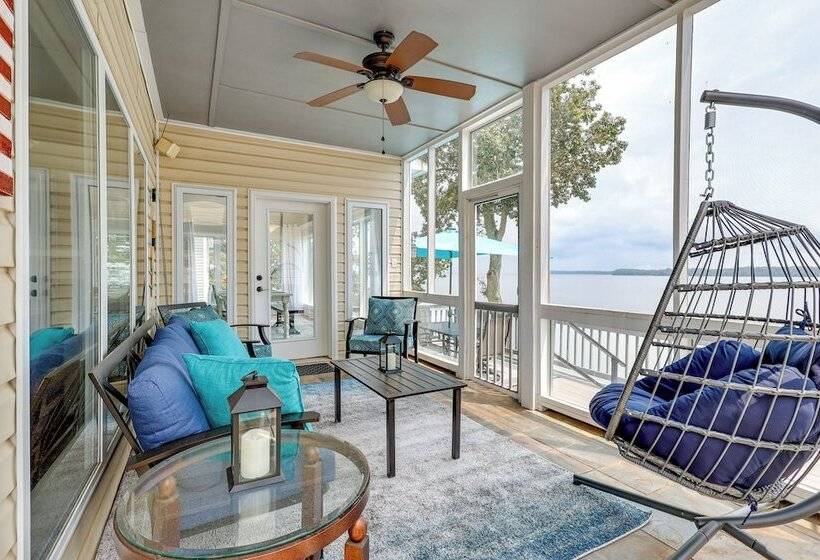 Waterfront Bliss: Wheeler Lake Retreat W/ Dock!