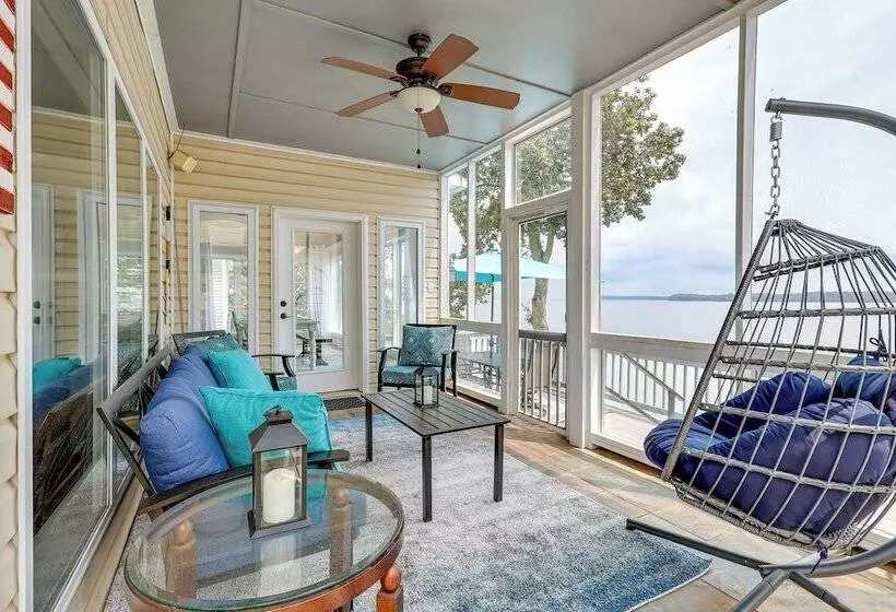 Waterfront Bliss: Wheeler Lake Retreat W/ Dock!