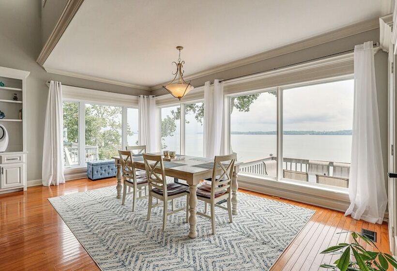 Waterfront Bliss: Wheeler Lake Retreat W/ Dock!