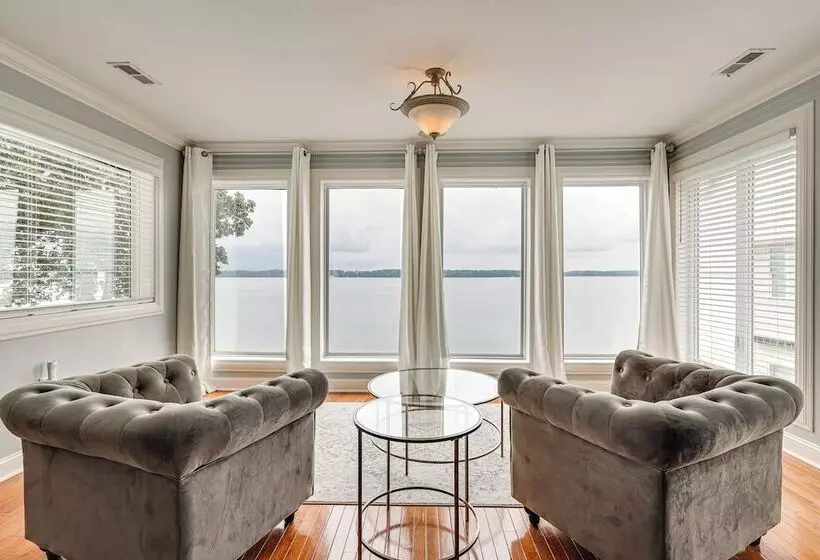 Waterfront Bliss: Wheeler Lake Retreat W/ Dock!