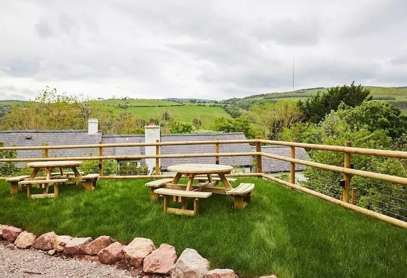 Wildwood Quarry Retreat