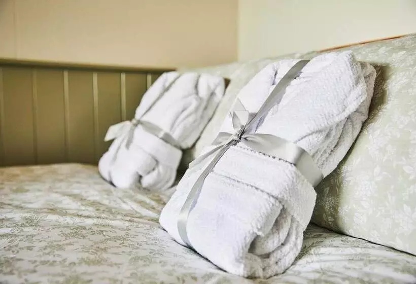 Wildwood Quarry Retreat