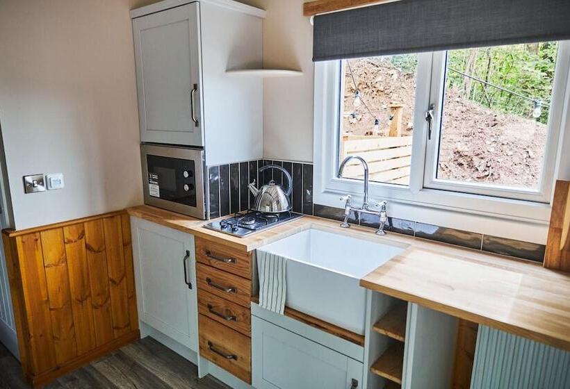 Wildwood Quarry Retreat