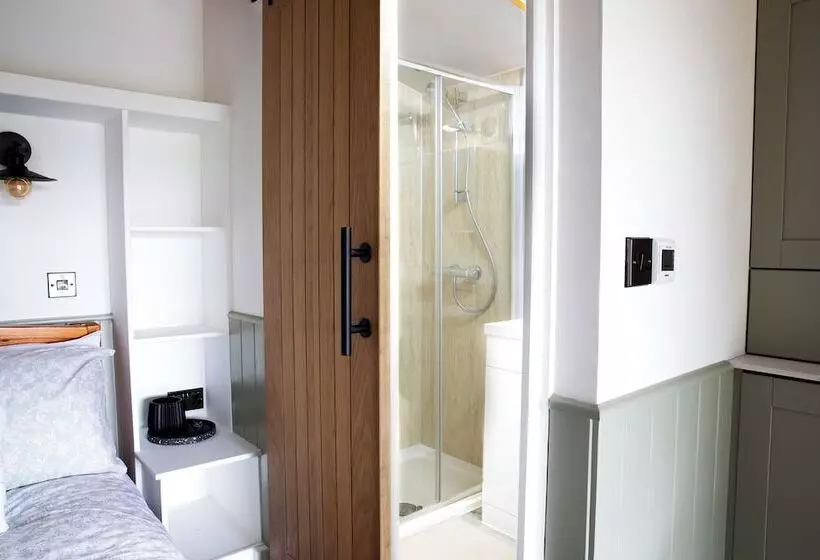 Wildwood Quarry Retreat