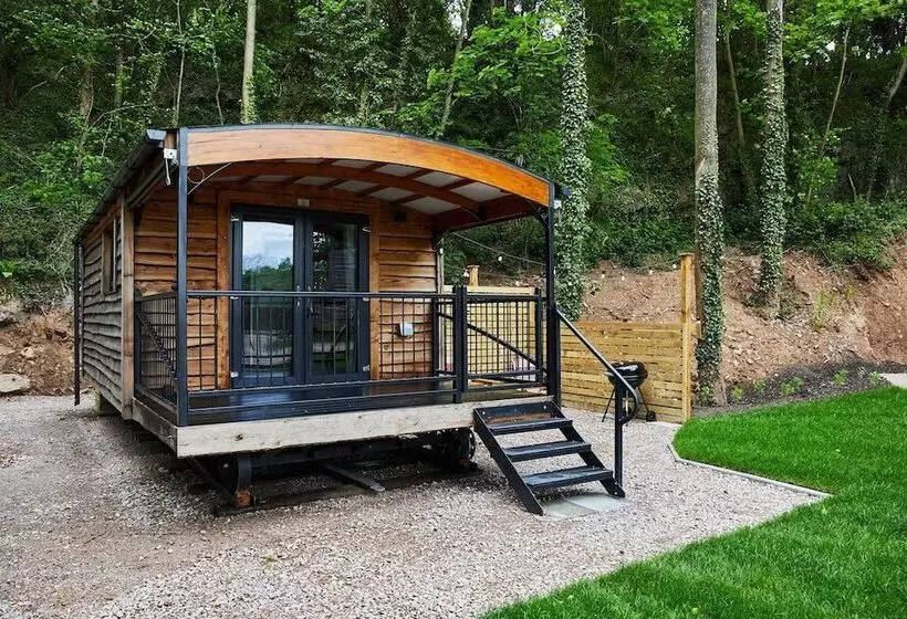 Wildwood Quarry Retreat