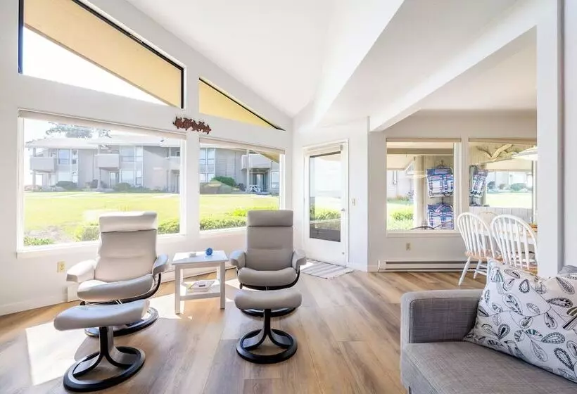 Beachcomber S Bliss By Avantstay Steps To The Beach Ocean Views