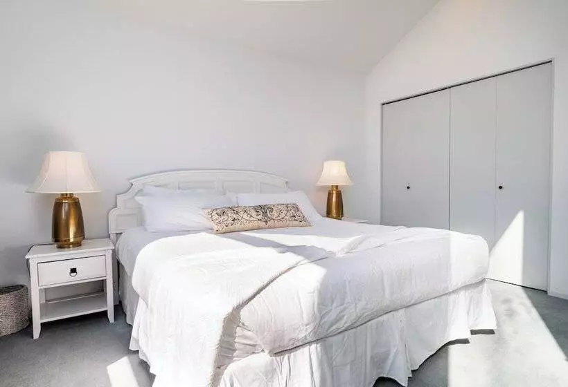 Beachcomber S Bliss By Avantstay Steps To The Beach Ocean Views