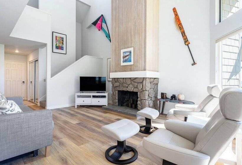 Beachcomber S Bliss By Avantstay Steps To The Beach Ocean Views