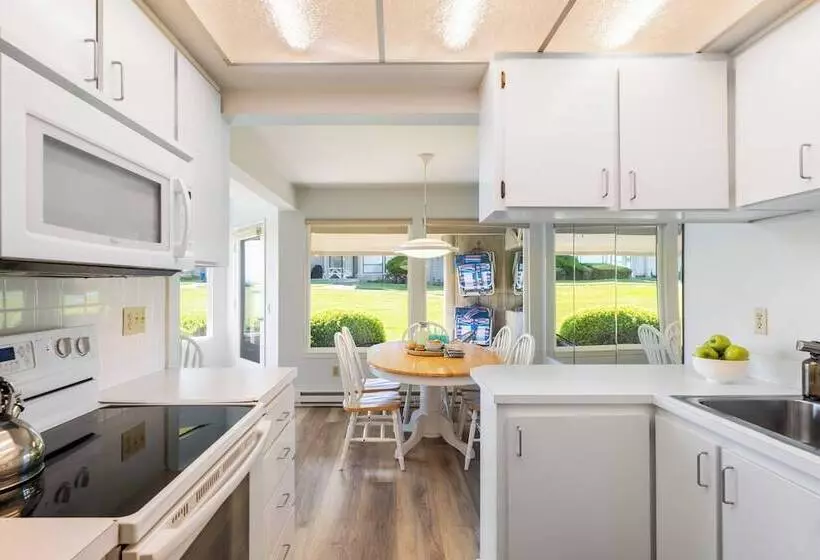 Beachcomber S Bliss By Avantstay Steps To The Beach Ocean Views