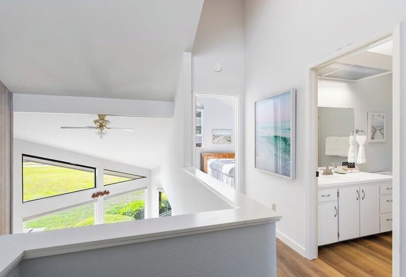 Beachcomber S Bliss By Avantstay Steps To The Beach Ocean Views