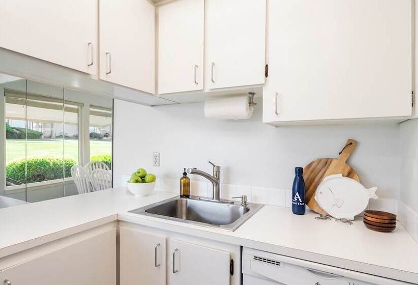 Beachcomber S Bliss By Avantstay Steps To The Beach Ocean Views