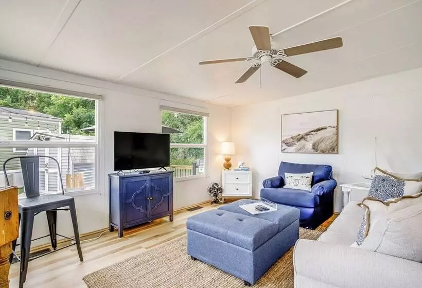 Breezy Ocean Pines Cottage W/ Patio & Pool Access!