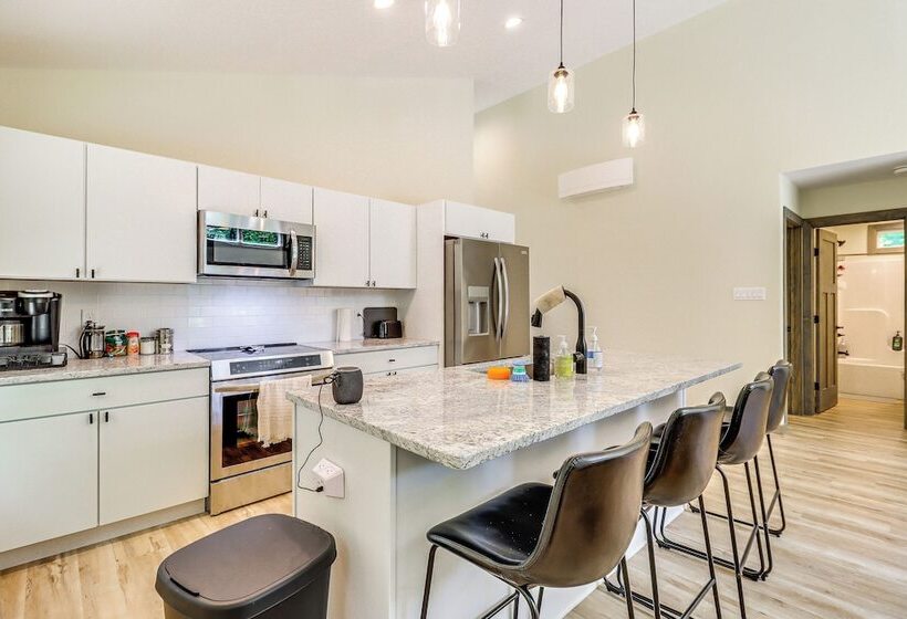 Pool & Beach Access: Charming Poconos Cabin!