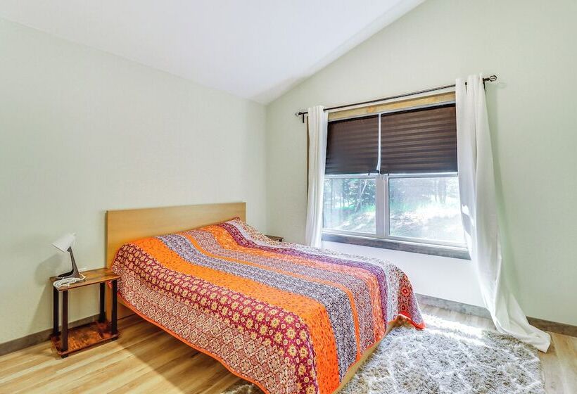 Pool & Beach Access: Charming Poconos Cabin!