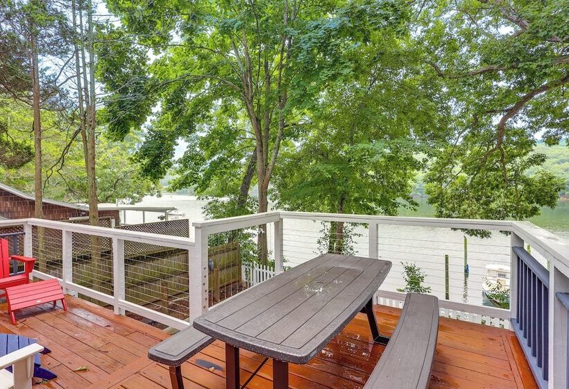 Charming Waterford Home W/ Dock On Niantic River!