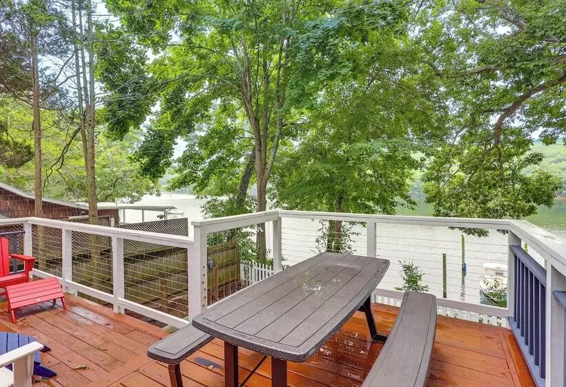 Charming Waterford Home W/ Dock On Niantic River!