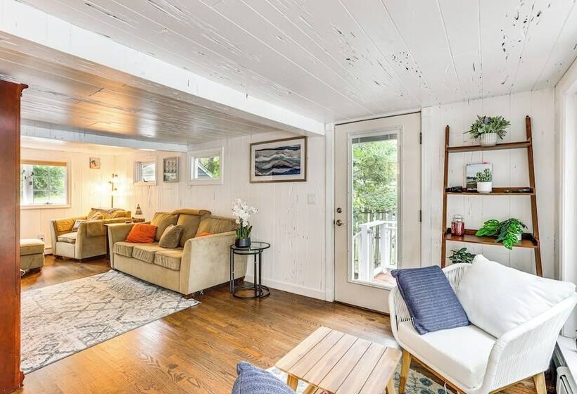 Charming Waterford Home W/ Dock On Niantic River!