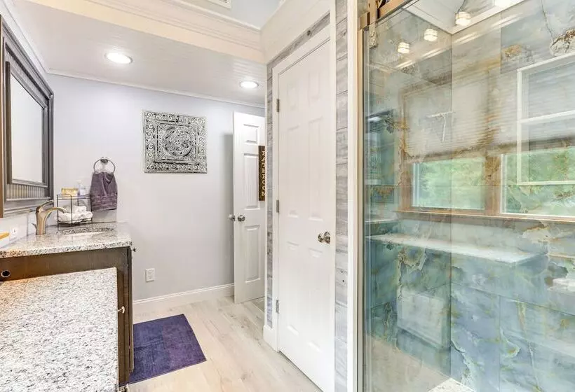 Charming Waterford Home W/ Dock On Niantic River!