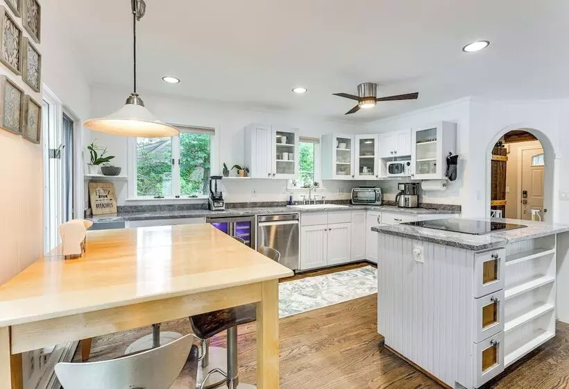 Charming Waterford Home W/ Dock On Niantic River!