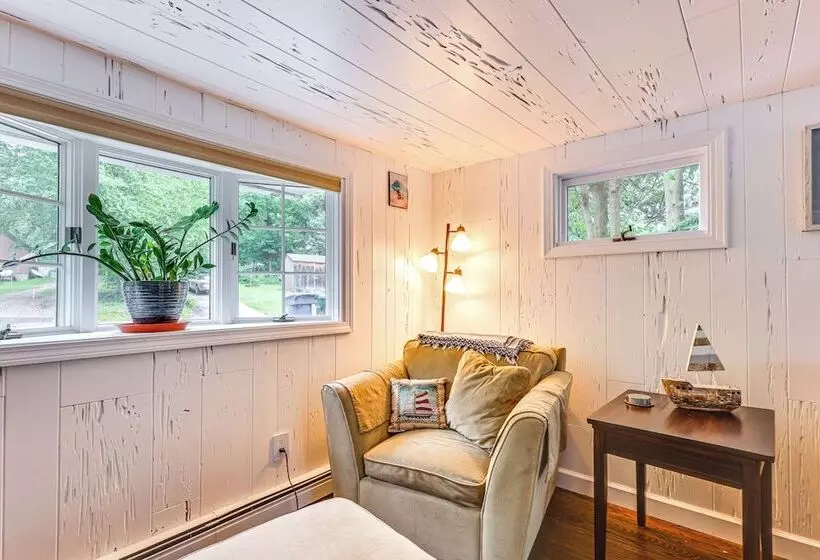 Charming Waterford Home W/ Dock On Niantic River!