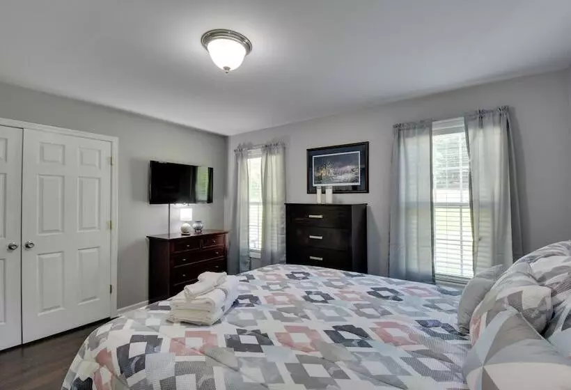 Cleveland Retreat W/ Deck: 2 Mi To Winery!