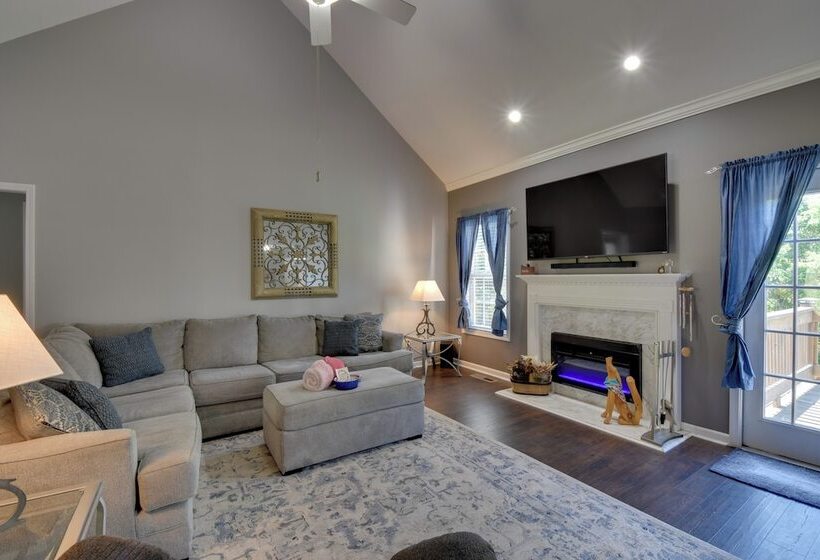 Cleveland Retreat W/ Deck: 2 Mi To Winery!