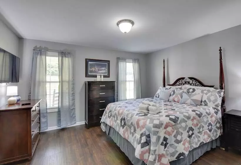 Cleveland Retreat W/ Deck: 2 Mi To Winery!