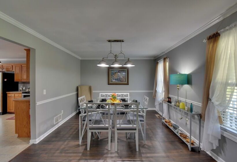 Cleveland Retreat W/ Deck: 2 Mi To Winery!