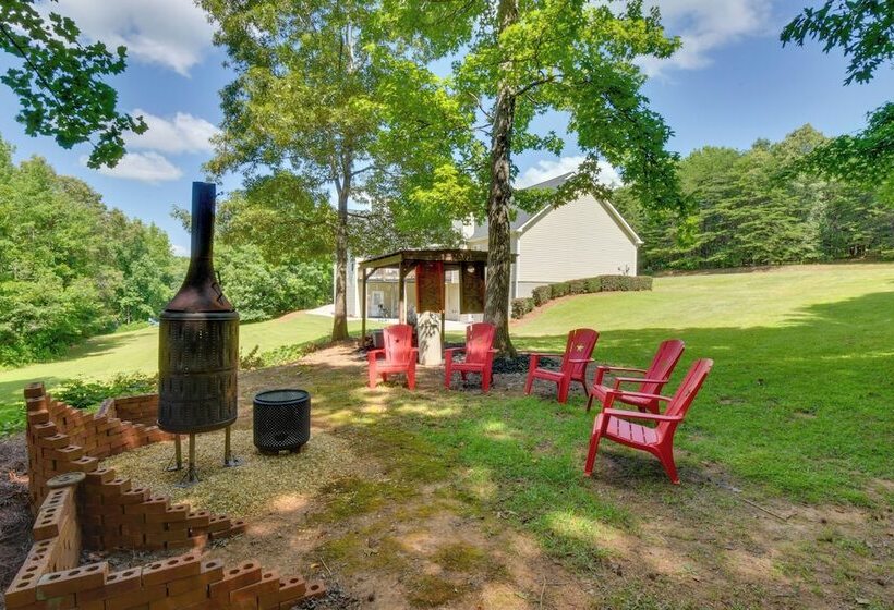 Cleveland Retreat W/ Deck: 2 Mi To Winery!